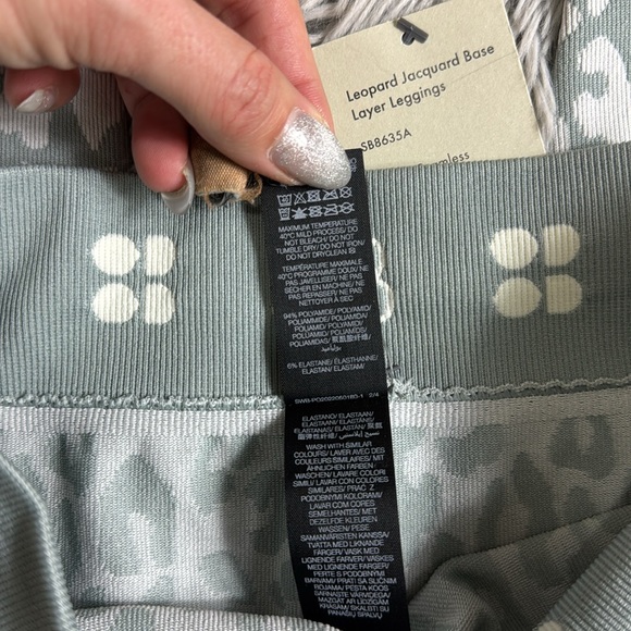 NWT Sweaty Betty Blue Leopard Print Jacquard Base Layer Leggings Size S - Picture 7 of 8